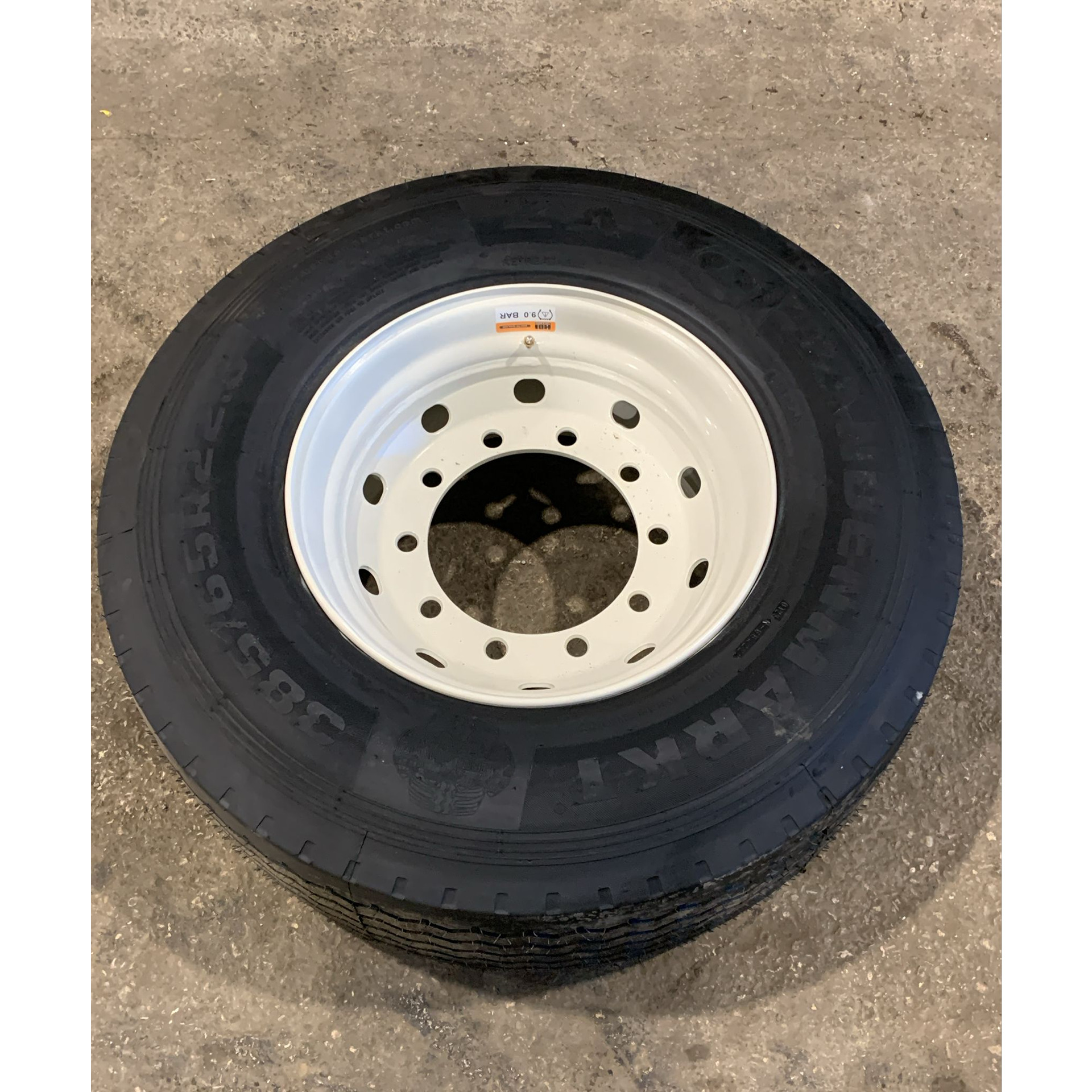 10 Stud Wheel.