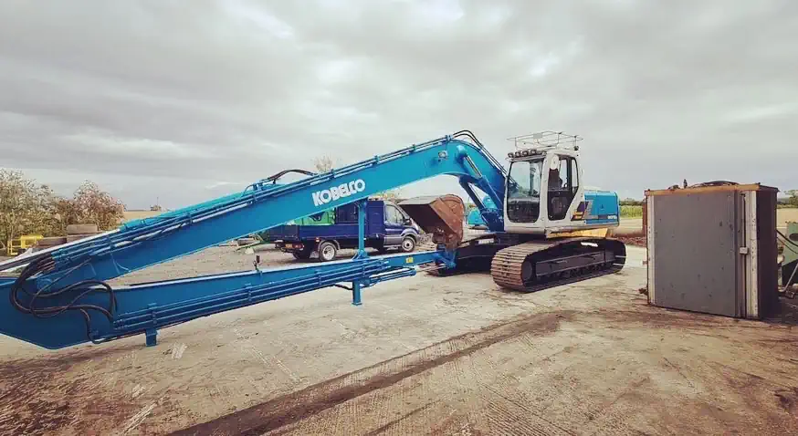 Excavator, heavy plant Repair, Restoration, Spray Painting Complete Blue 02